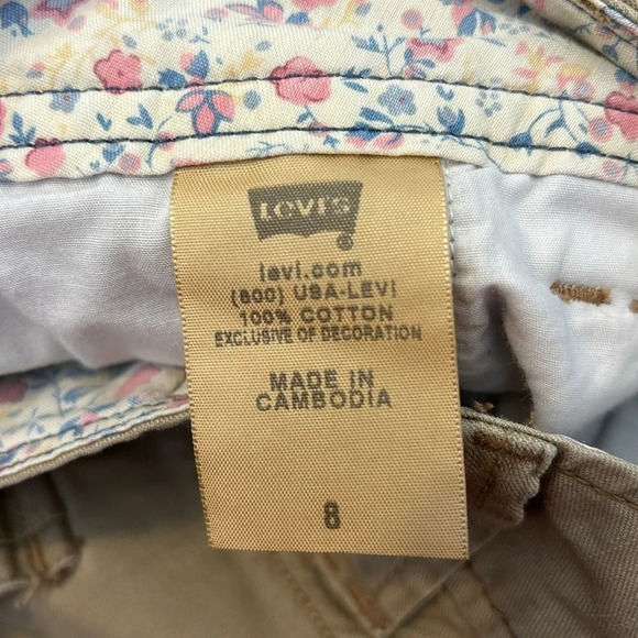 Levi’s women’s tan 10” inseam shorts size 8 - Picture 9 of 9